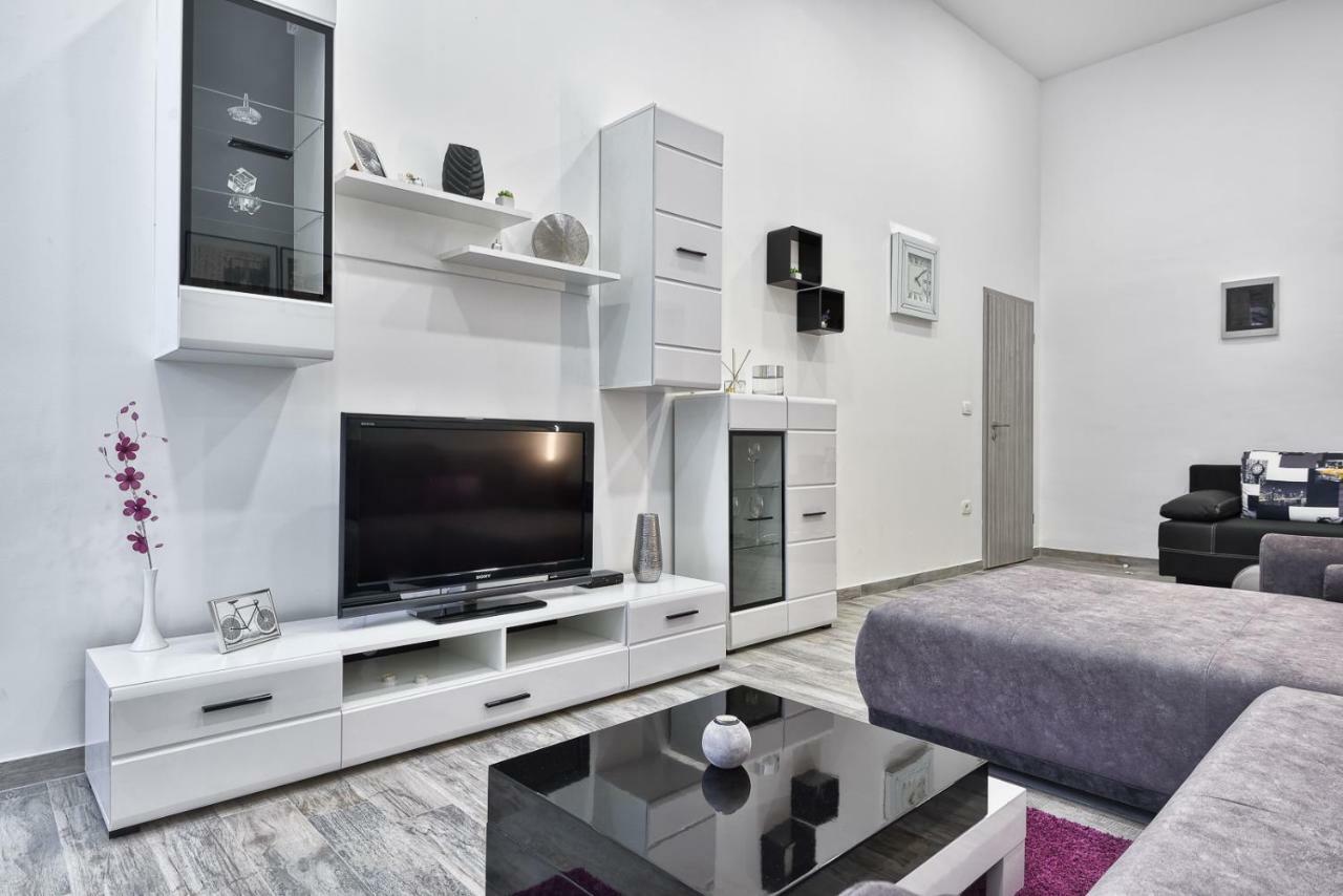 Apartment 20M From Arena Pula Ngoại thất bức ảnh